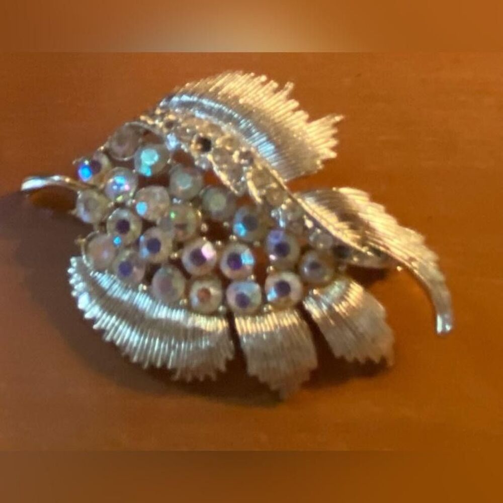 Silver Tone Leaf Brooch Pin Aurora Borealis Rhinestone Cluster Nature READ